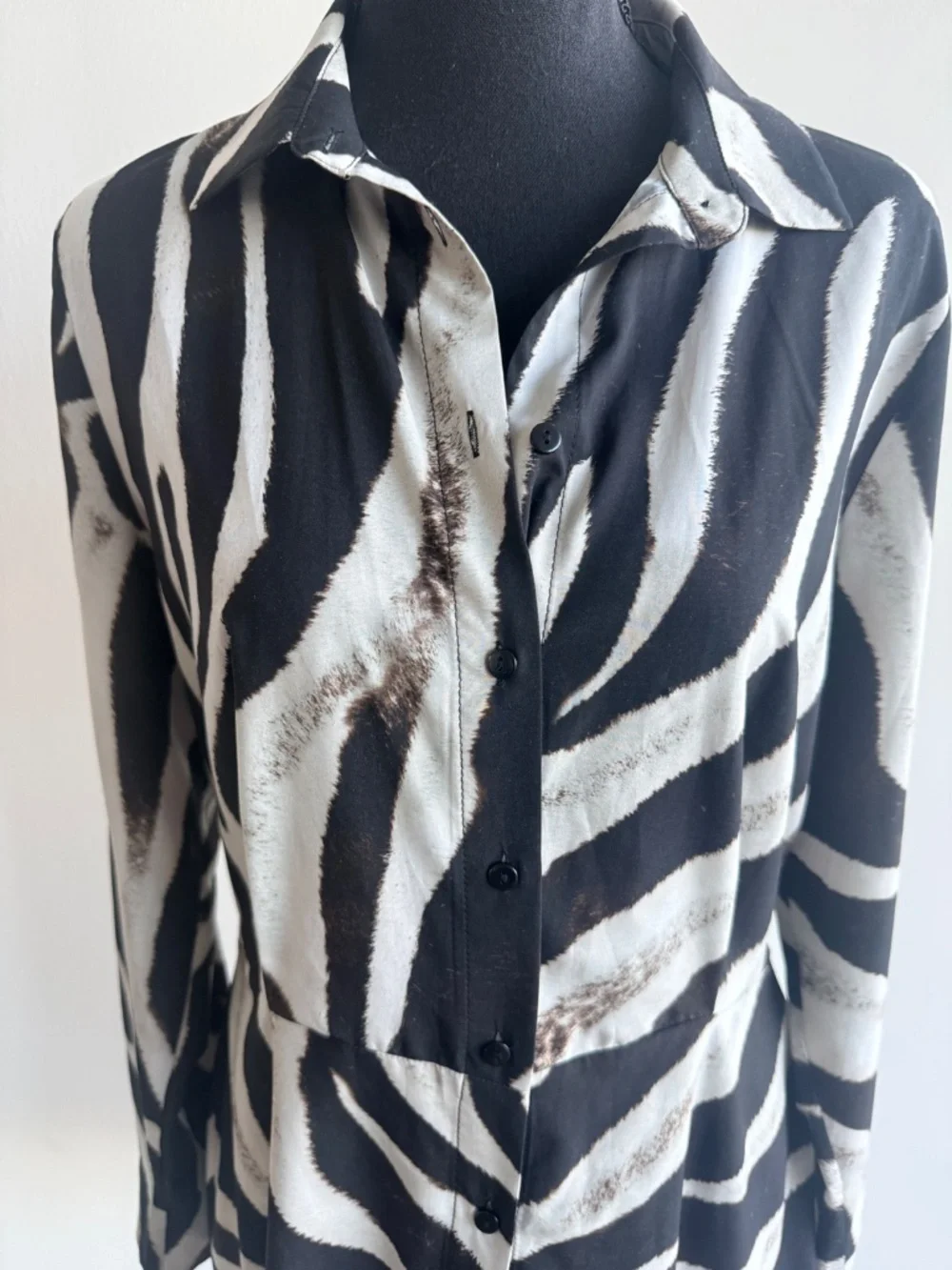 PRETTYLITTLETHING Zebra Pattern Button-up